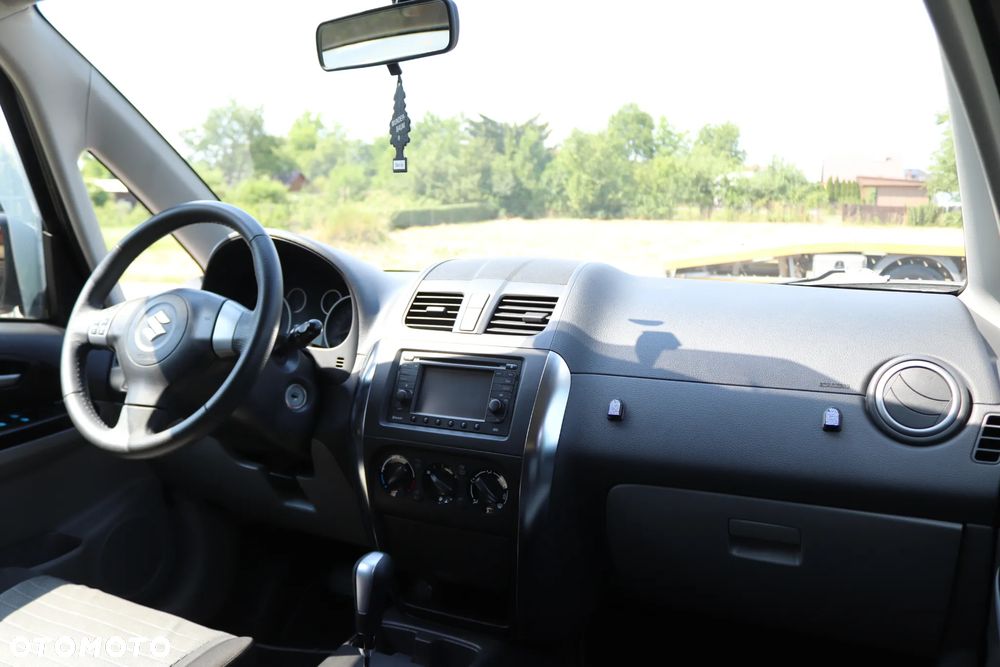 Suzuki SX4 1.6 Premium - 25