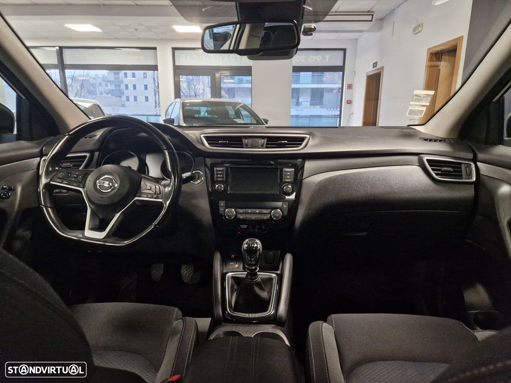 Nissan Qashqai 1.3 DIG-T N-Connecta J18 - 18