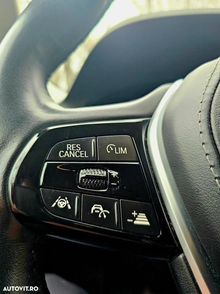 BMW Seria 5 520d xDrive AT MHEV - 16