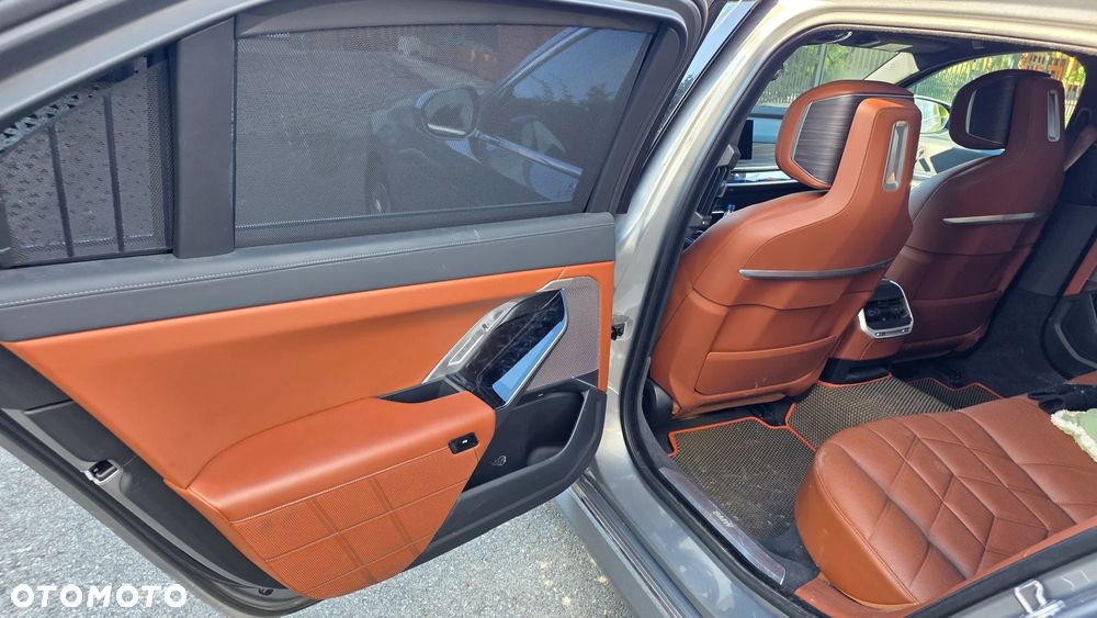 BMW Seria 7 740d xDrive - 18