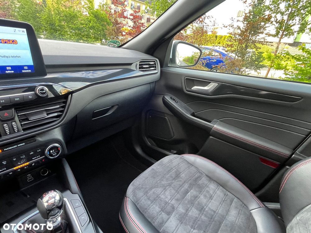 Ford Kuga 2.0 EcoBlue Hybrid ST-LINE X - 27