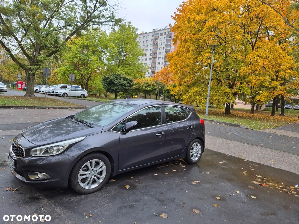 Kia Ceed - 10