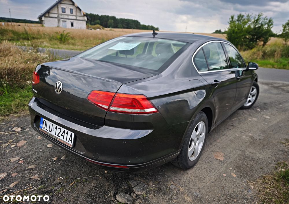 Volkswagen Passat - 11