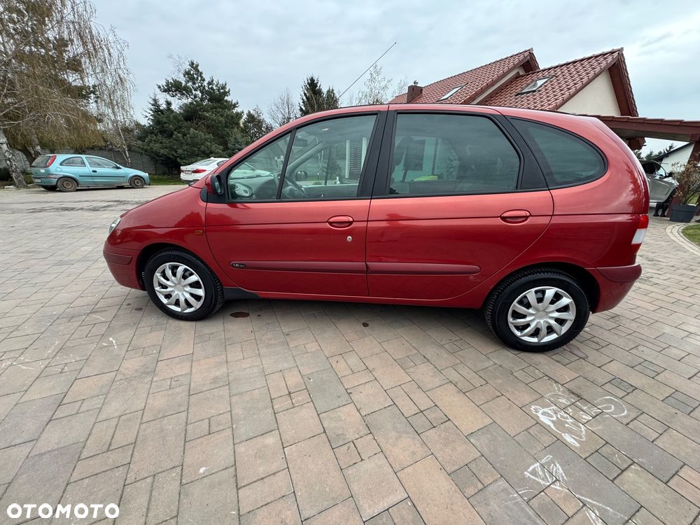 Renault Scenic 1.6 16V Privilege - 9
