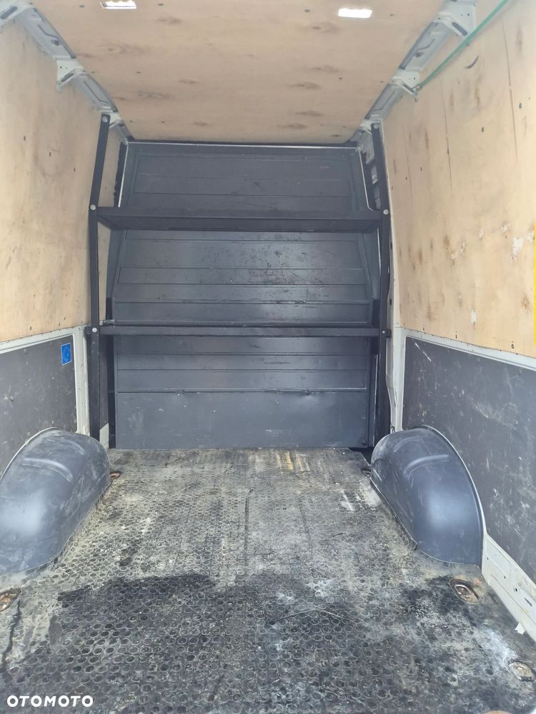 Volkswagen Crafter - 14