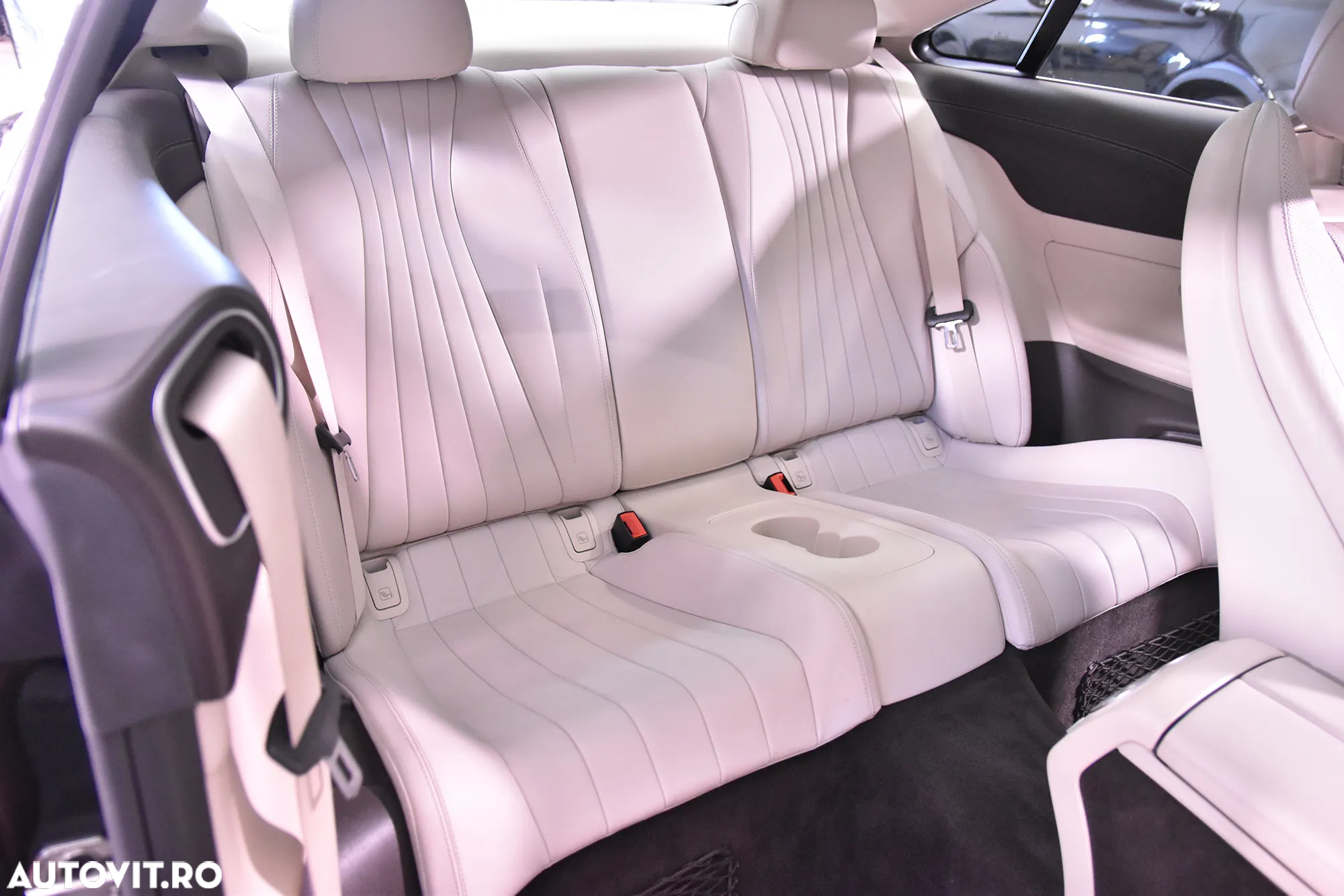 Mercedes-Benz E 400 Coupe 4MATIC Aut. - 12