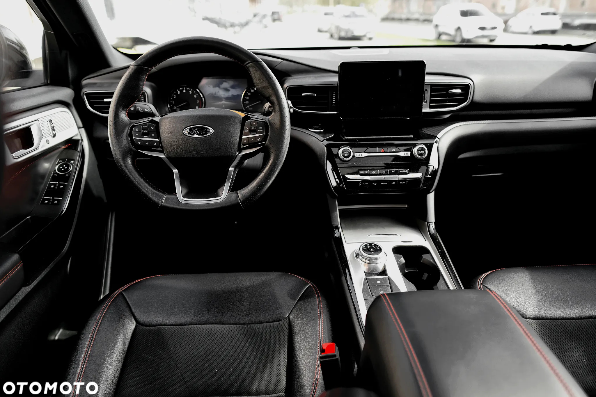Ford Explorer - 35