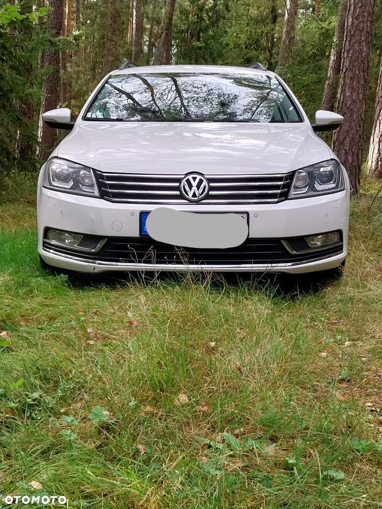 Volkswagen Passat - 1