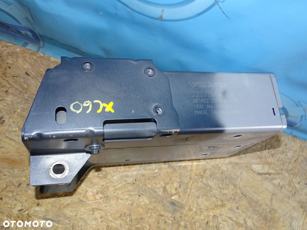 STREFA ZGNIOTU PRAWA VOLVO XC60 IDEALNA 32377066 2018- - 2