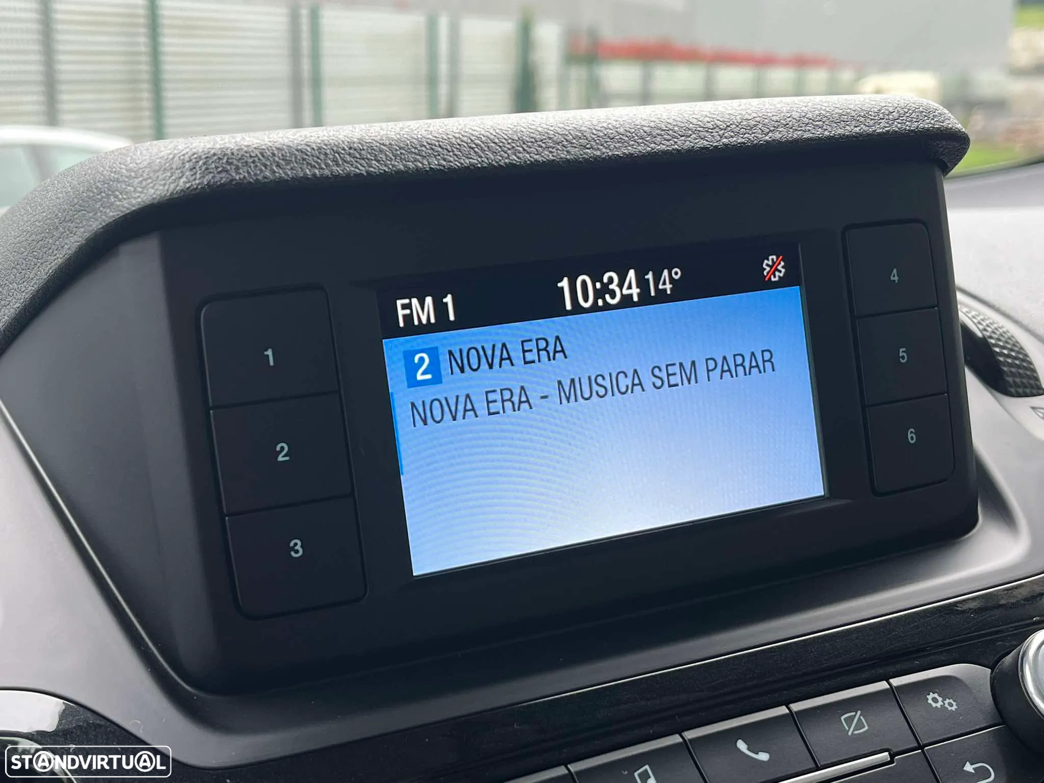 Ford Tourneo Connect Grand 1.5 TDCi Titanium - 25