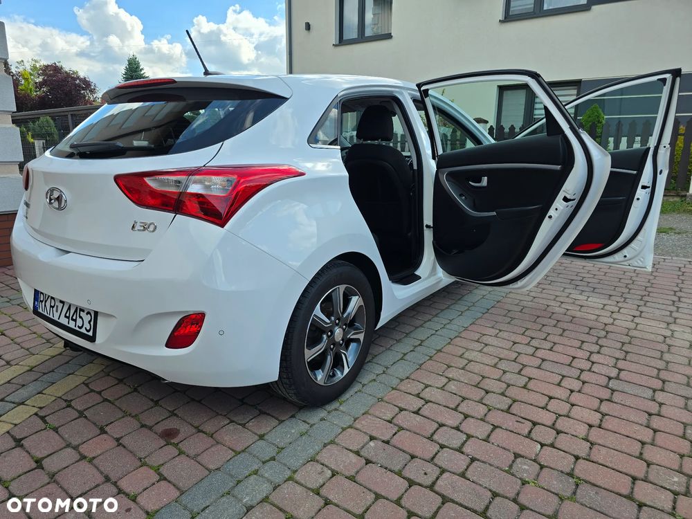 Hyundai i30 blue 1.6 GDI YES Gold - 24