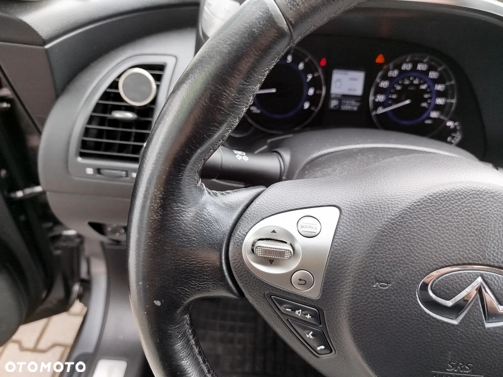 Infiniti QX70 3.7 S - 19