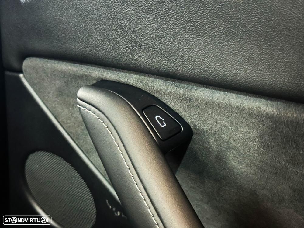 Tesla Model Y Long Range Dual Motor AWD - 27