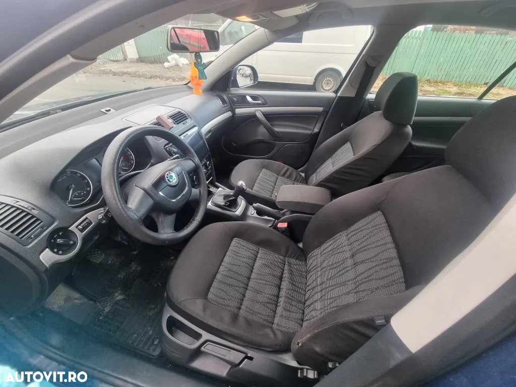 Skoda Octavia 1.4 TSI Ambiente - 10