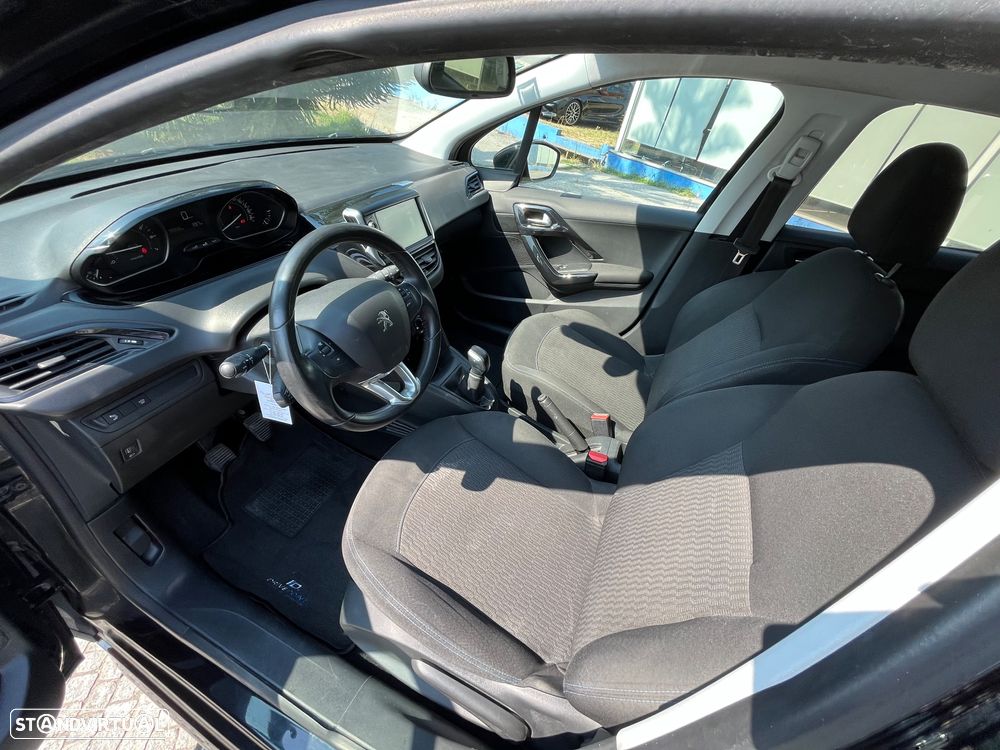 Peugeot 208 1.2 PureTech Signature - 20