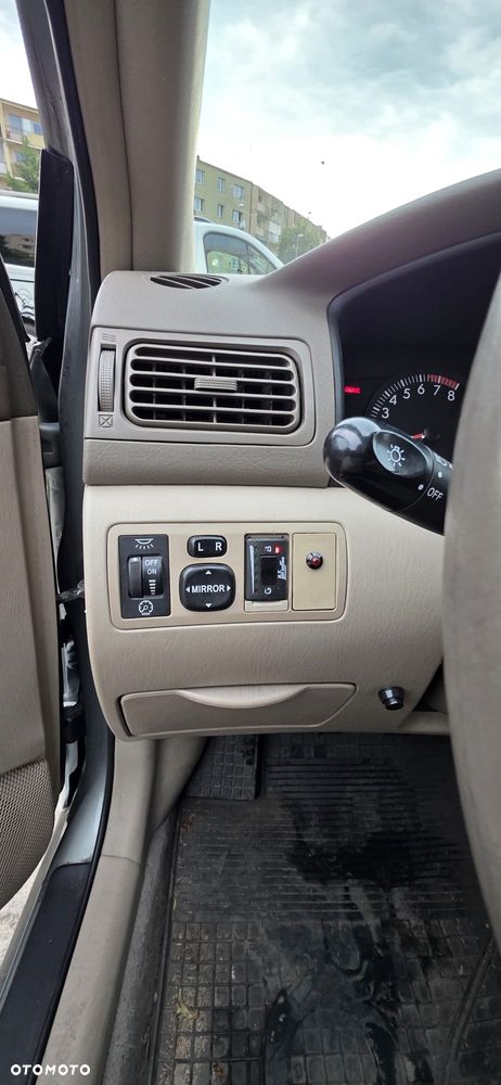 Toyota Corolla - 10