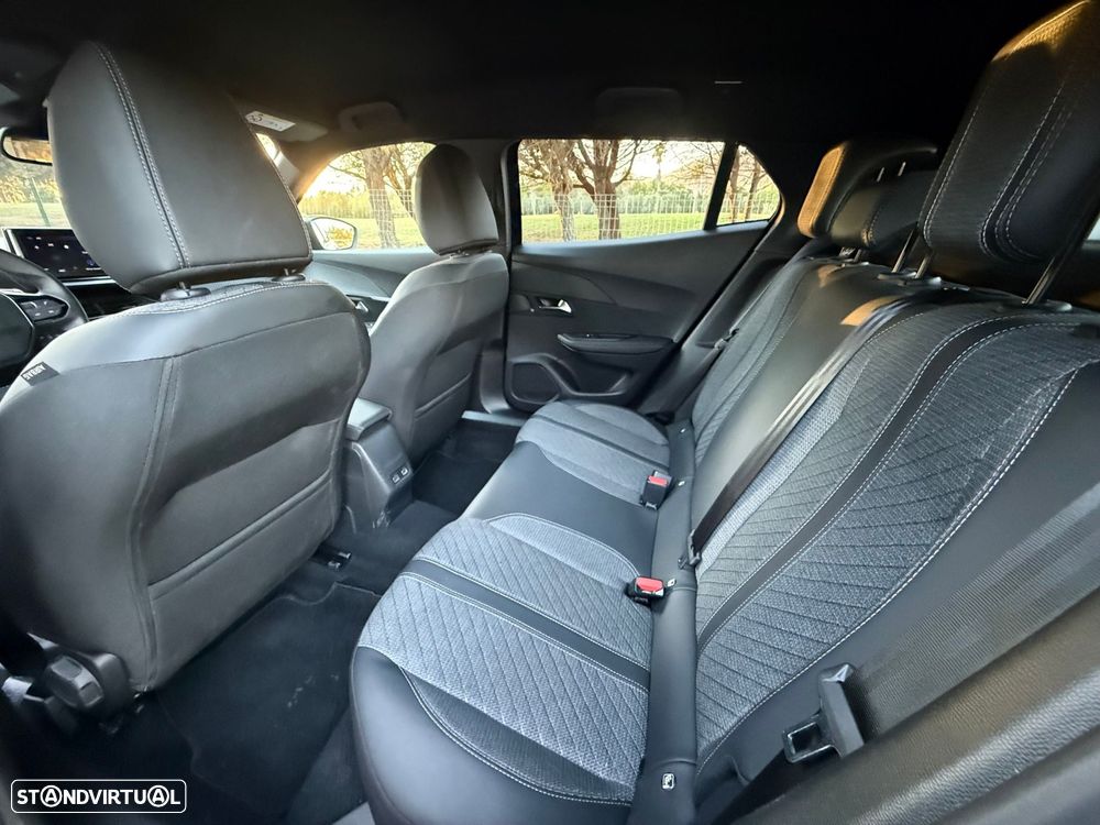 Peugeot 2008 1.2 Hybrid Allure e-DCS6 - 29