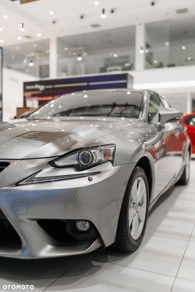 Lexus IS - 16