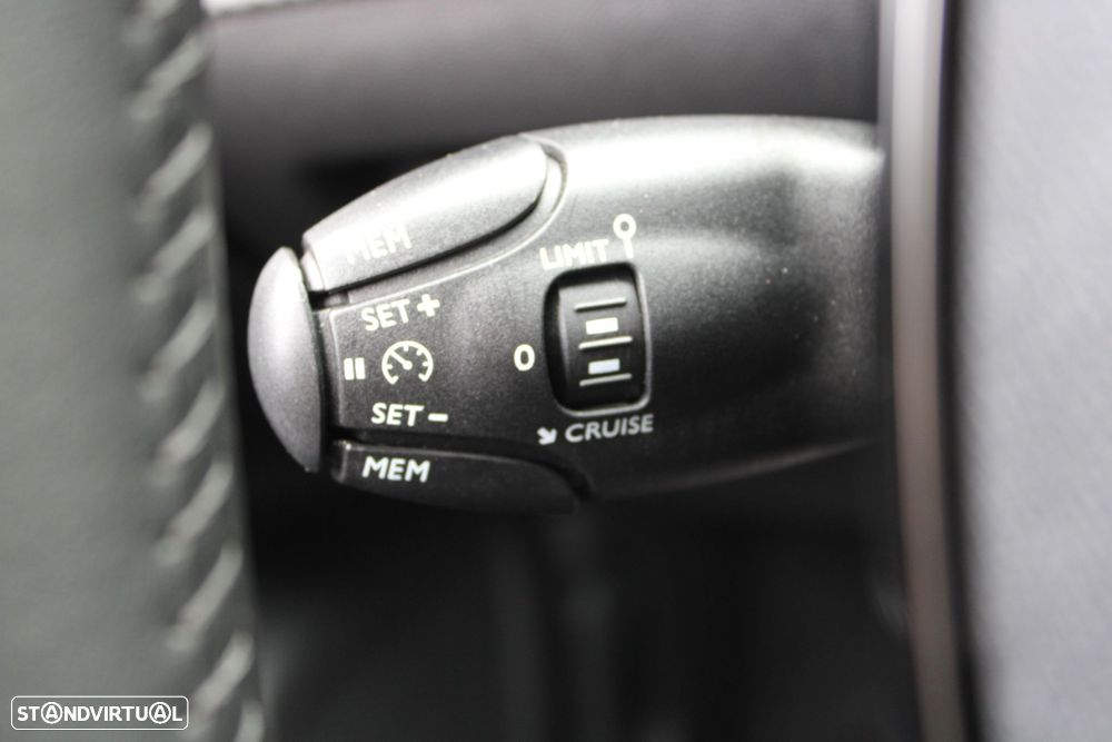 Peugeot 2008 1.2 PureTech Allure Pack - 34