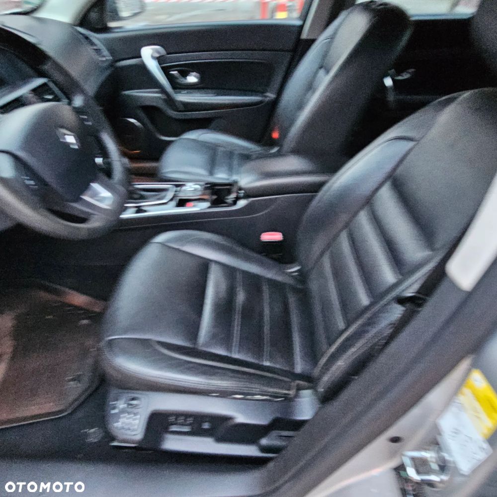 Renault Latitude - 16