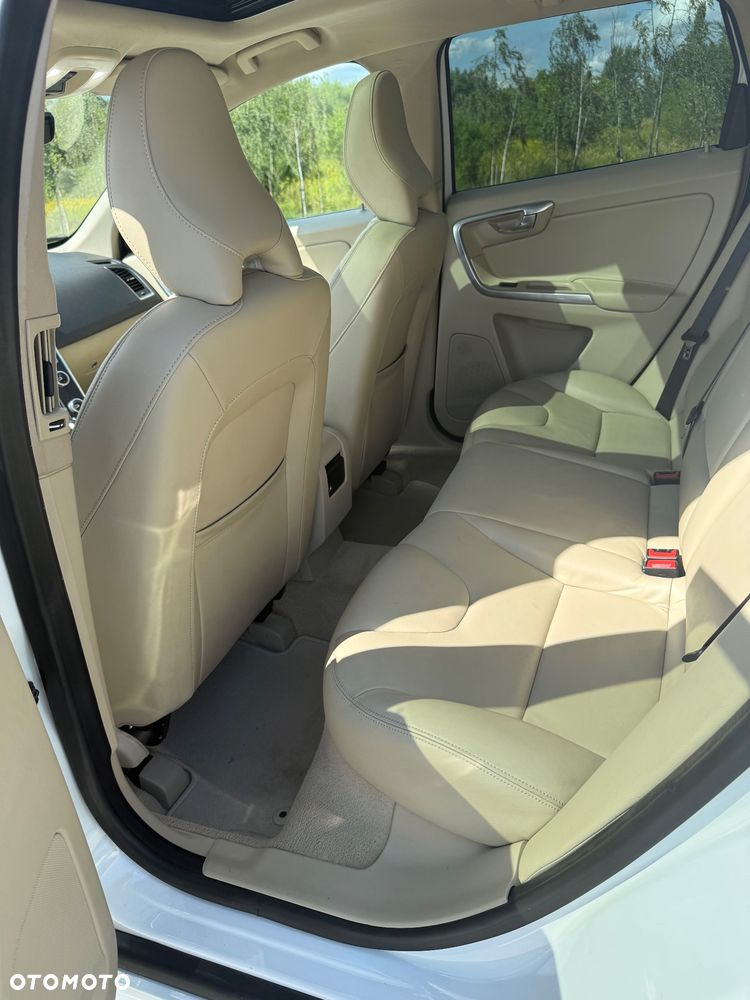 Volvo XC 60 T6 AWD Momentum - 10