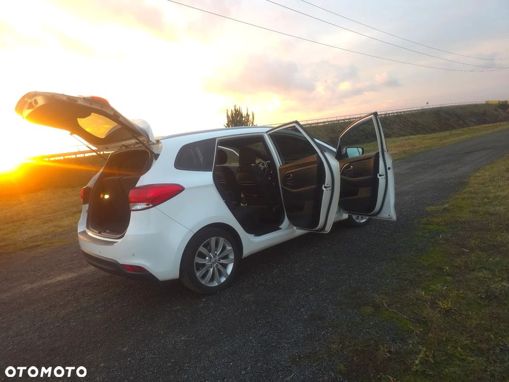 Kia Carens ver-1-7-crdi-xl-7os - 14
