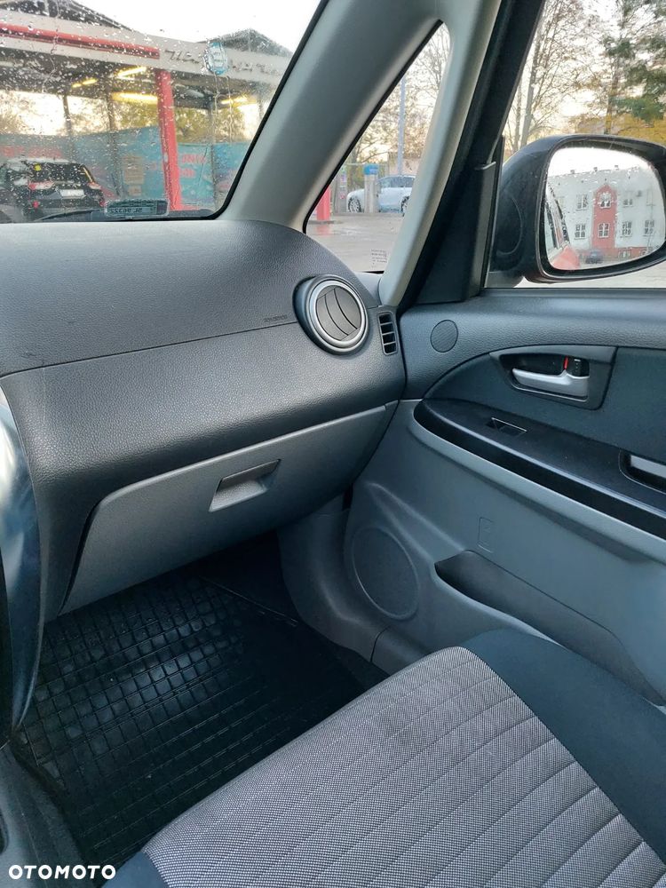 Suzuki SX4 1.9 DDiS DPF 4x2 Comfort - 11