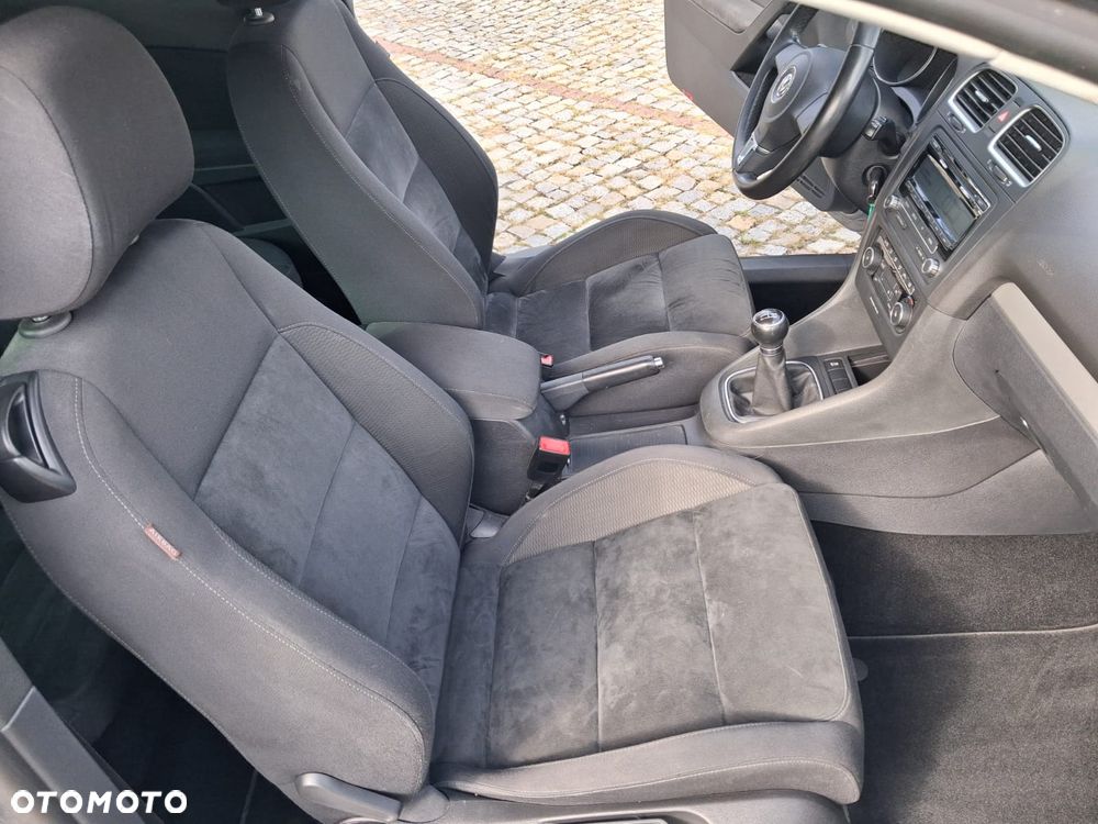 Volkswagen Golf 2.0 TDI DPF Highline - 32