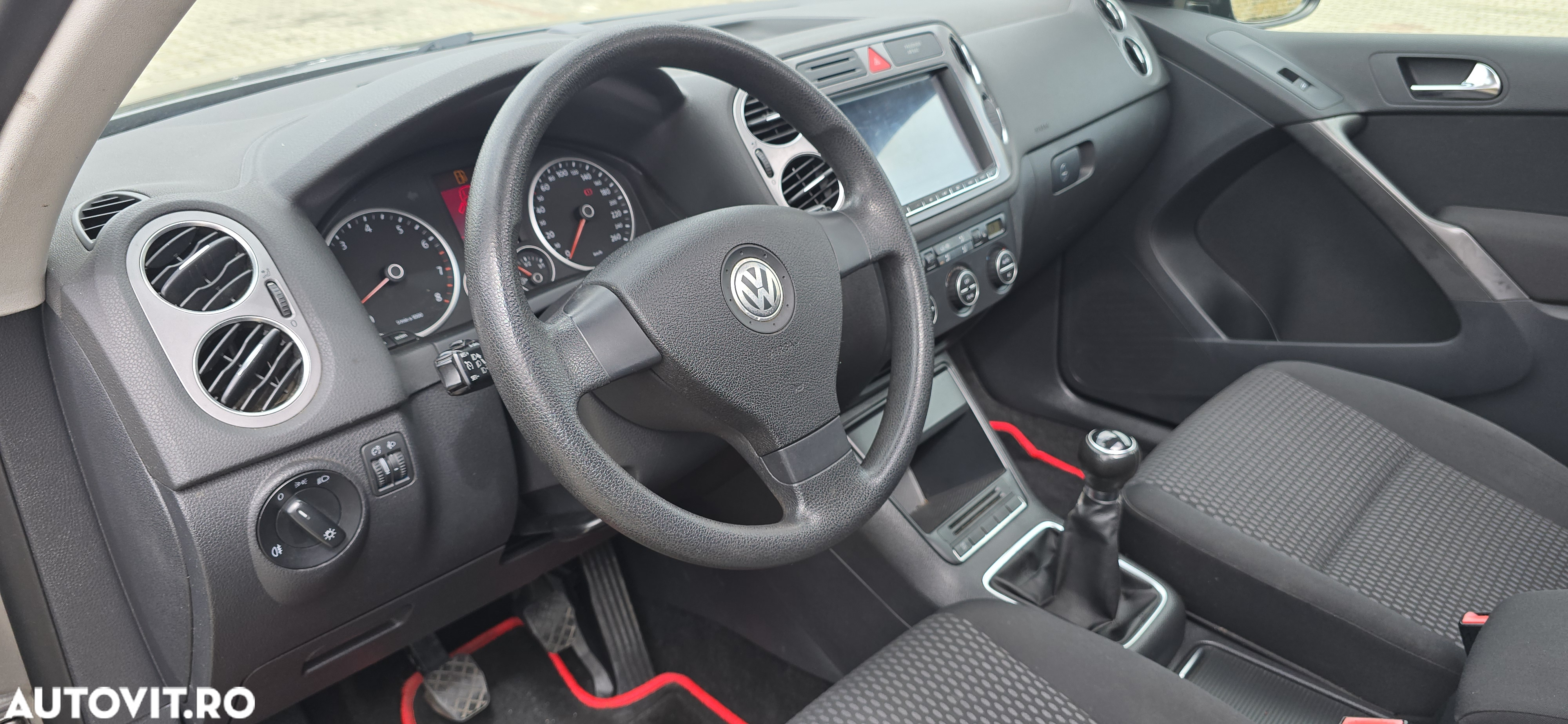 Volkswagen Tiguan - 14