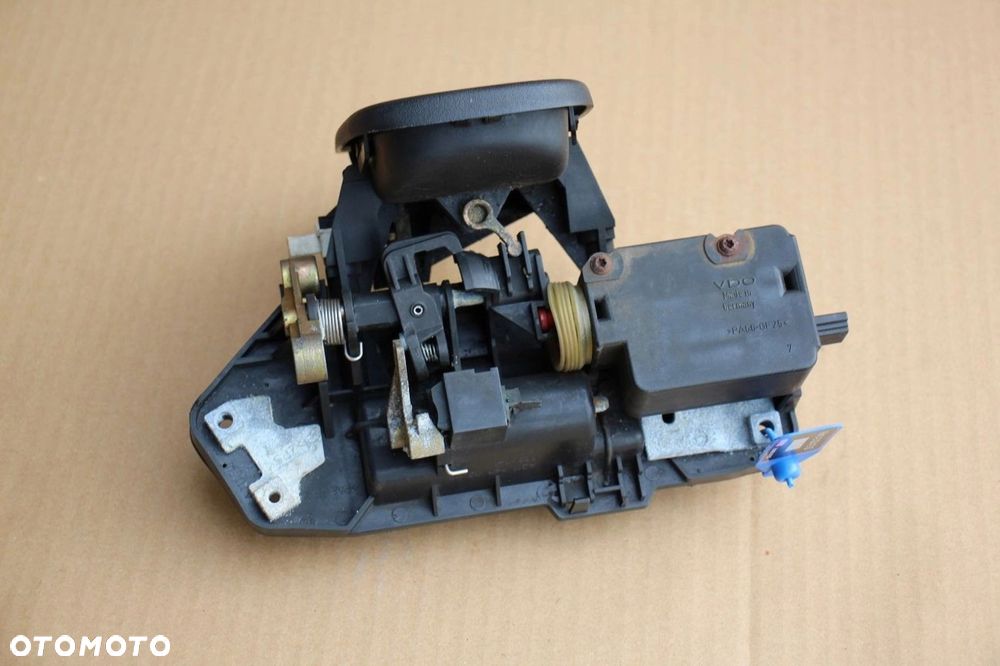 Zamek klapy bagażnika Mercedes E-klasa w211 2117400093 KOMBI kompletny - 5