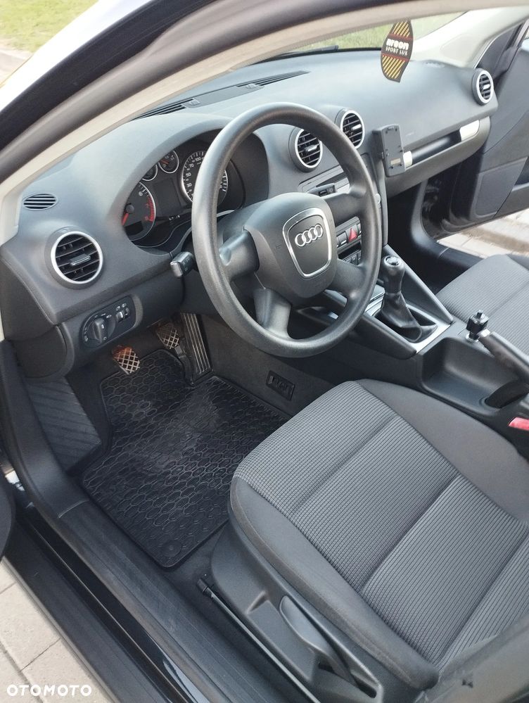 Audi A3 Sportback 1.6 Attraction - 21