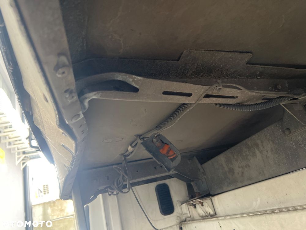 Volkswagen CRAFTER - 11