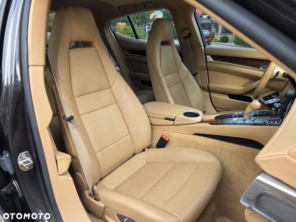 Porsche Panamera 4 PDK - 13