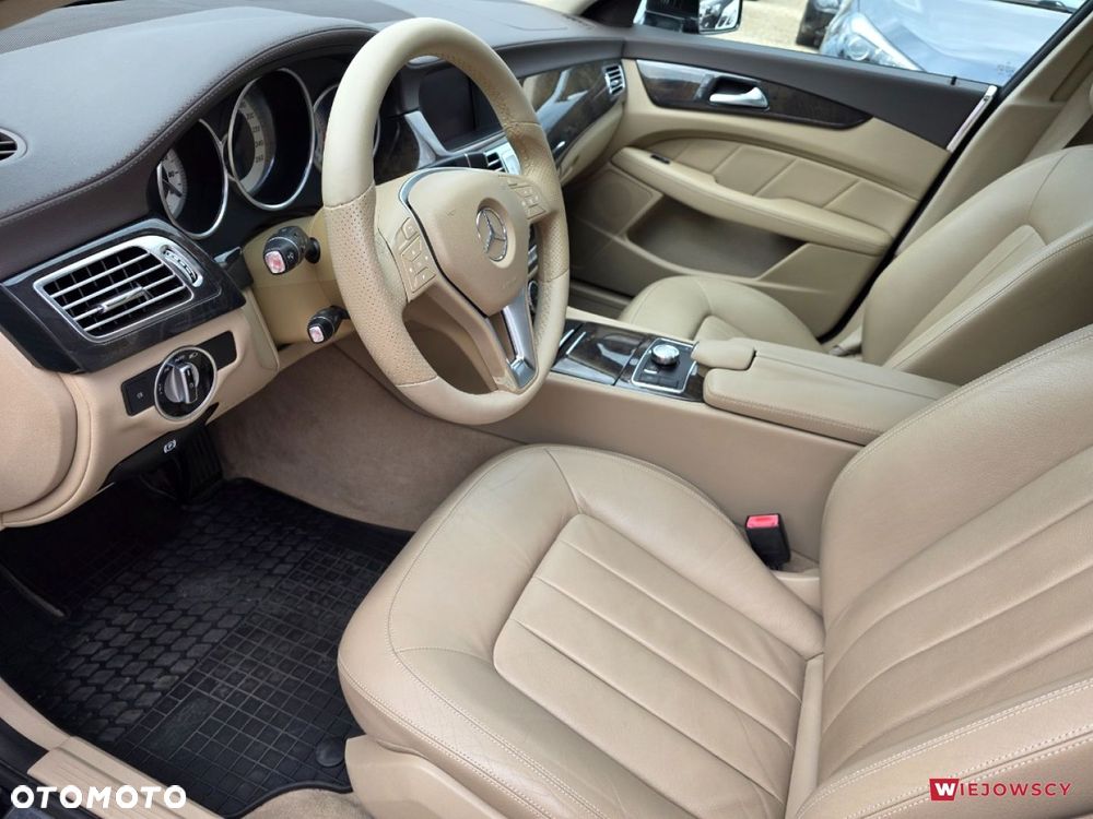 Mercedes-Benz CLS 350 CDI 4-Matic BlueEff - 12