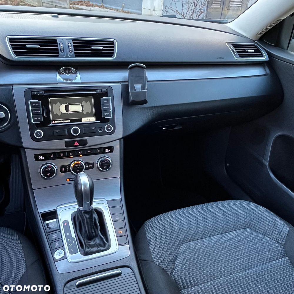 Volkswagen Passat Variant 2.0 TDI DPF DSG Highline - 15