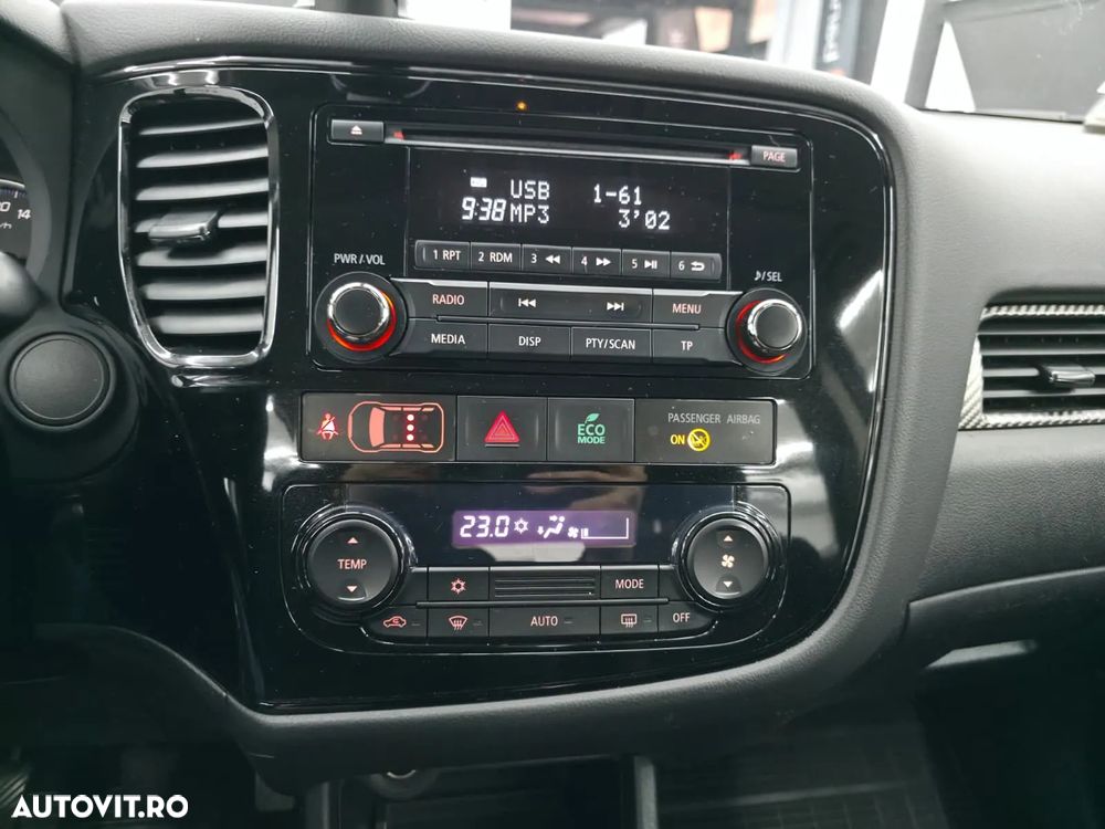 Mitsubishi Outlander - 15