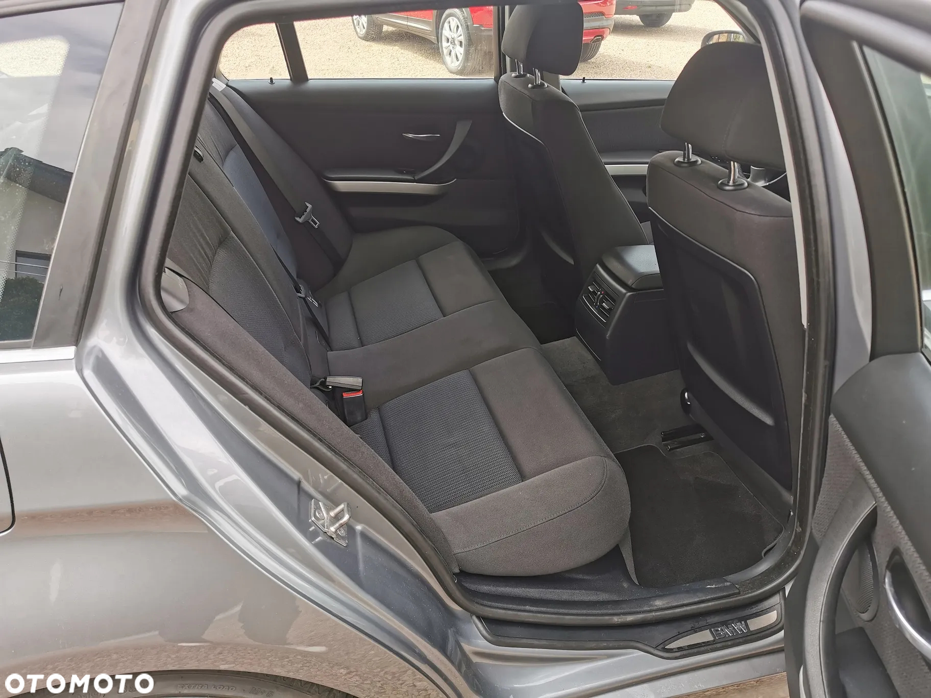 BMW Seria 3 318d - 16