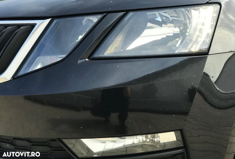 Skoda Octavia 1.6 TDI DSG Ambition - 40