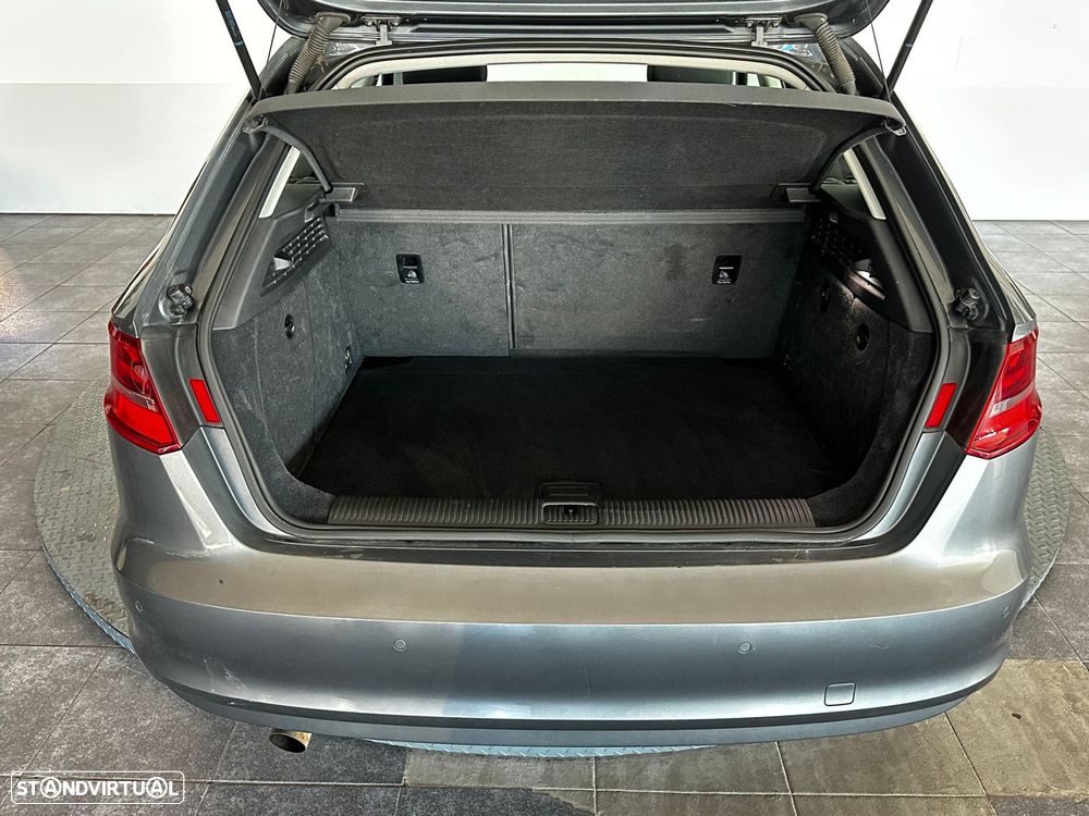 Audi A3 Sportback 1.6 TDI Advance Ultra - 7