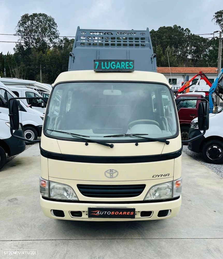 Toyota Dyna 6 lugares Tribascula - 3