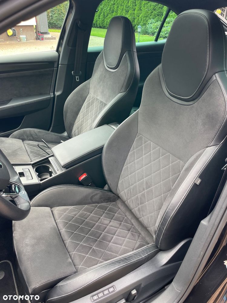 Skoda Superb 2.0 TDI SCR 4x4 Sportline DSG - 12