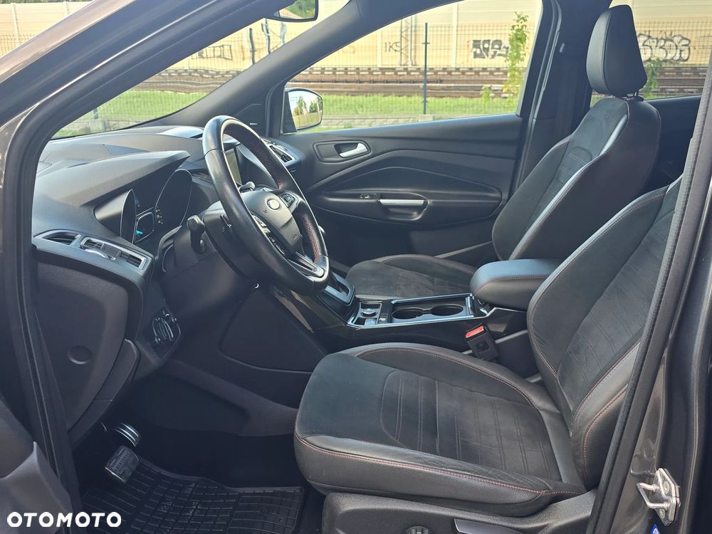 Ford Kuga 2.0 TDCi 4x4 ST-Line - 18