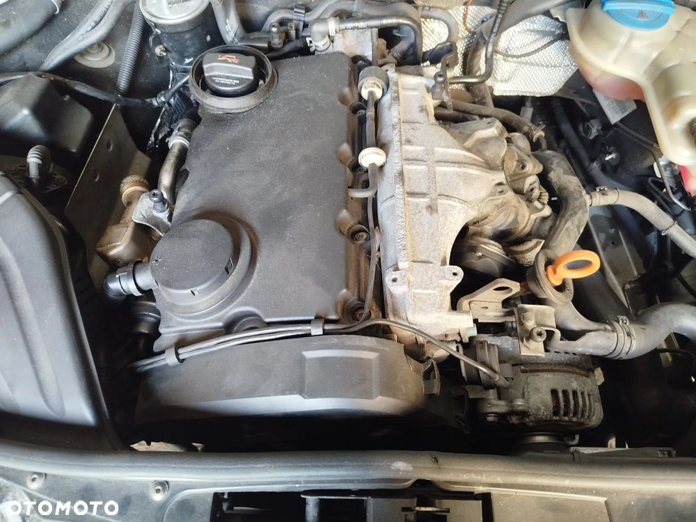 Audi A4 B7 2.0 TDI BLB silnik kompletny słupek z wtryskami - 1