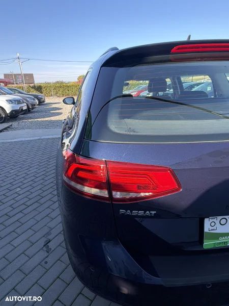 Volkswagen Passat - 8