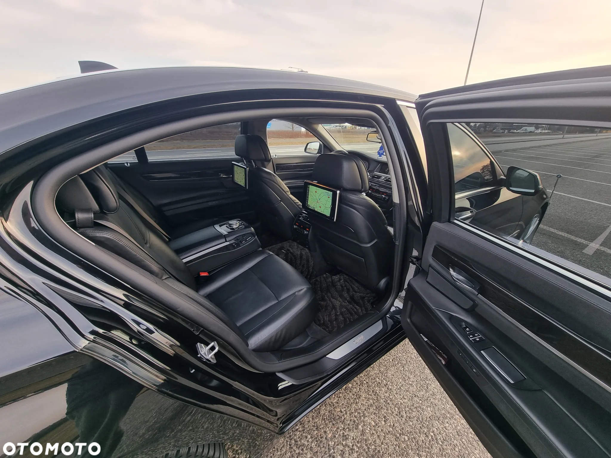 BMW Seria 7 750Li - 2