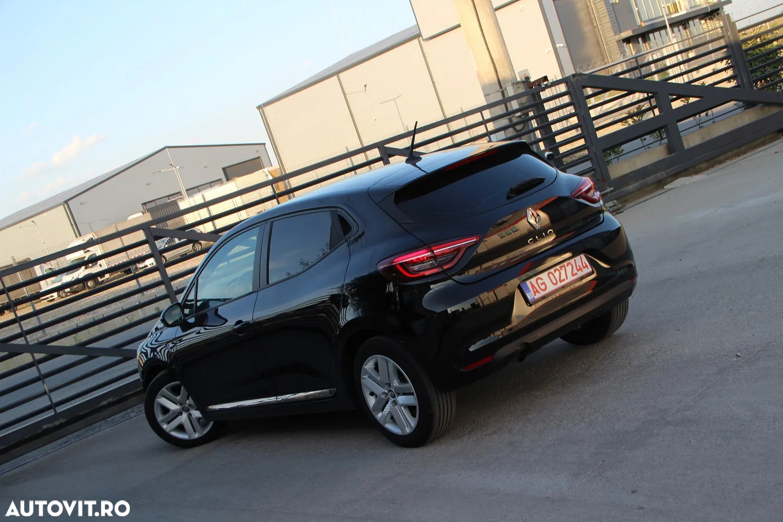 Renault Clio V 1.0 TCe 100 GPL Zen - 6