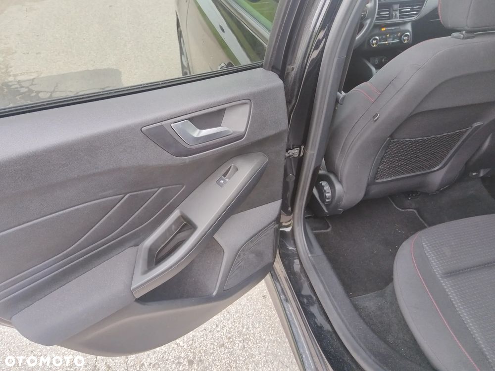 Ford Focus 1.5 EcoBlue Start-Stopp-System ST-LINE - 33