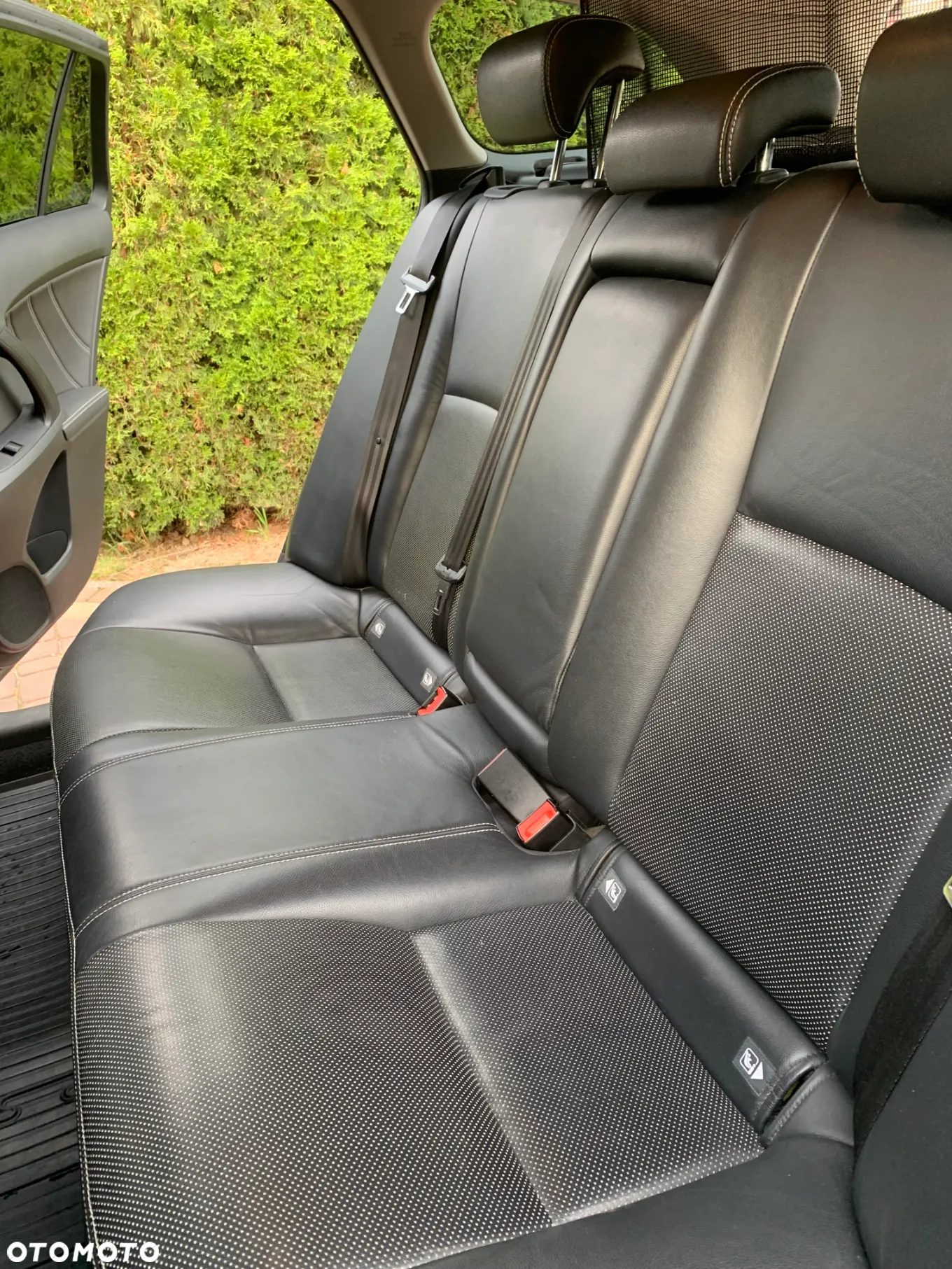Toyota Avensis 1.8 Premium - 18