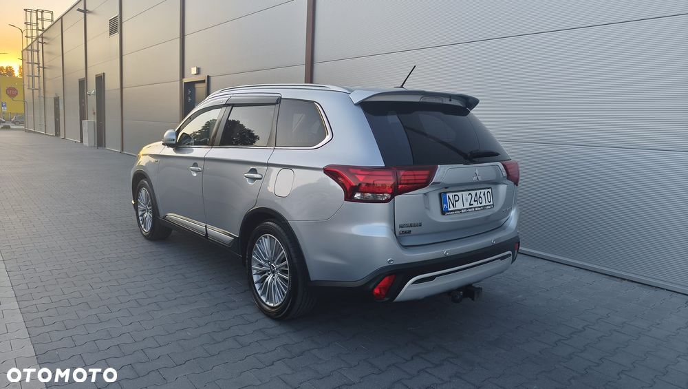 Mitsubishi Outlander - 5
