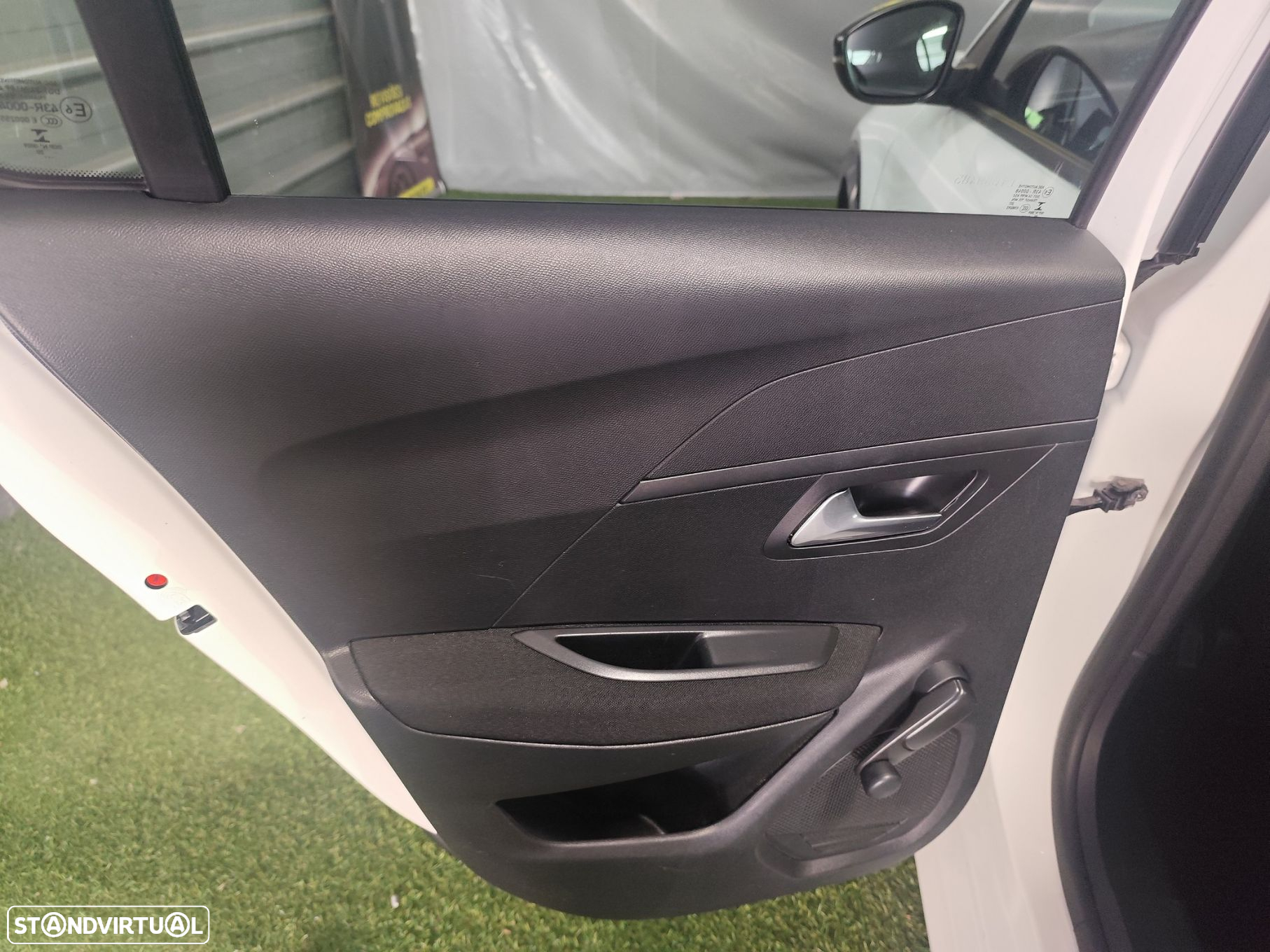 Peugeot e-208 50 kWh Active Pack - 28